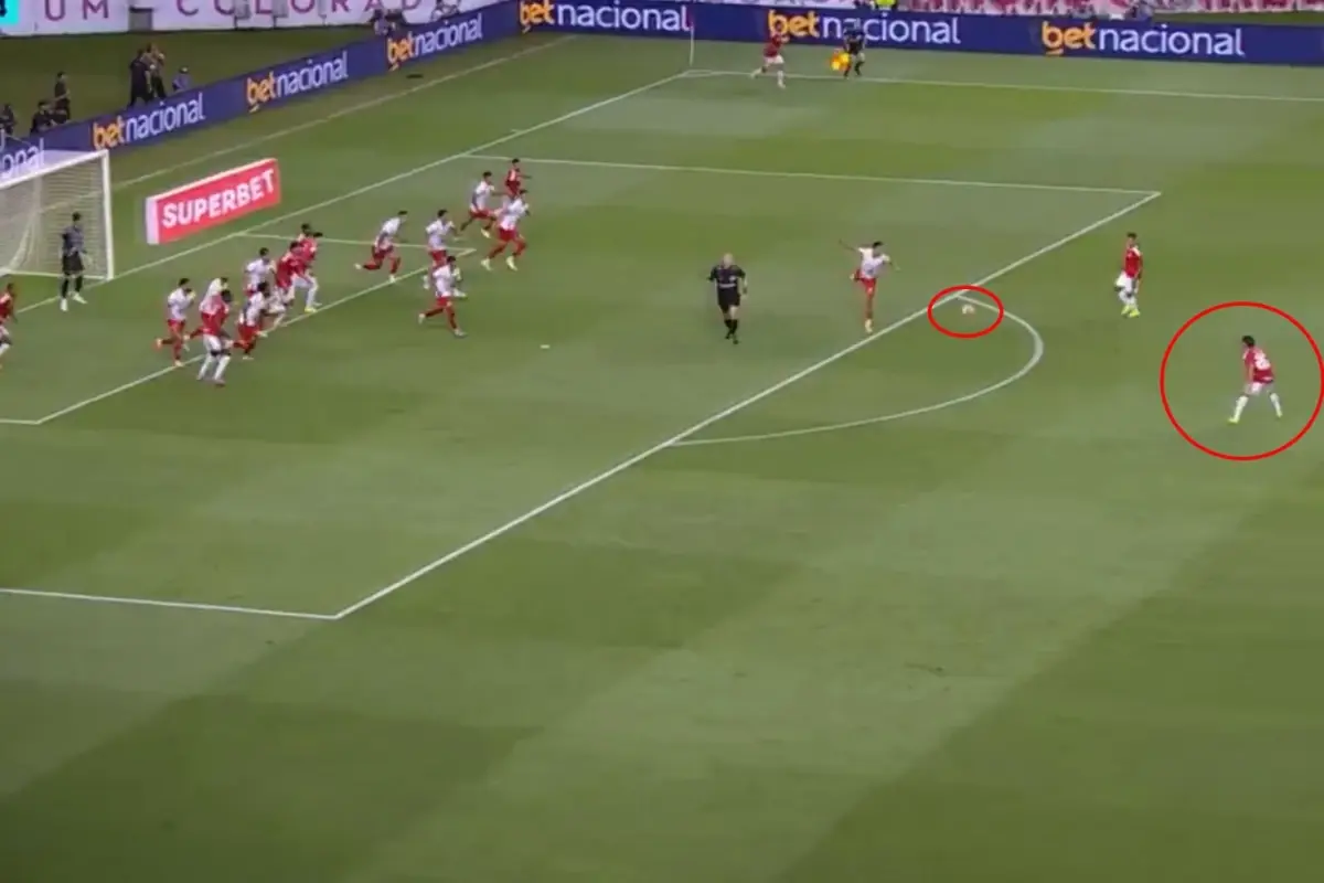 Alexandro Bernabei'nin 25 Metrelik Şaheser Golü Sosyal Medyada Büyük Yankı Buldu