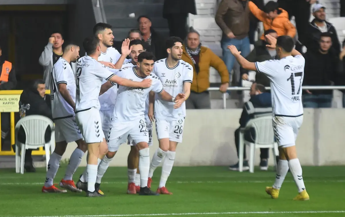 Altay, İç Sahada Dört Zaferle Düşme Hattından Çekildi