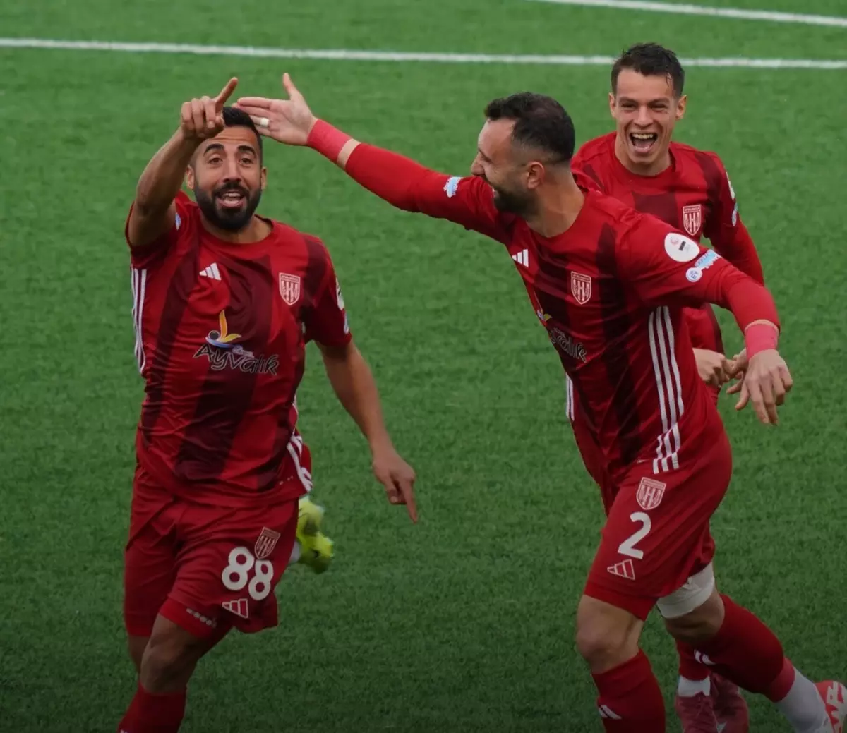 Ayvalıkgücü Belediyespor, 9. Zaferle Puanını 43'e Çıkardı ve Üçüncü Sıraya Yükseldi