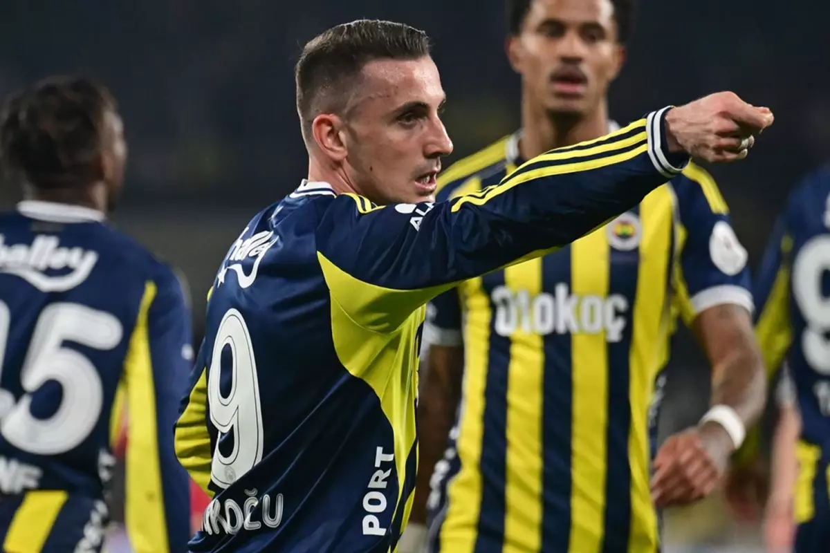 Fenerbahçe, Gençlerbirliği'ni İlk Yarıda 3 Golle Geçti: 3-1 Galibiyet