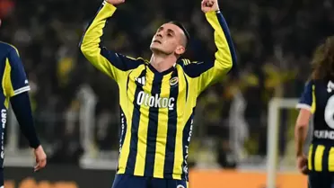 Kerem Aktürkoğlu sahada sevinç gösterisi