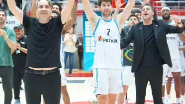 Maçta Whittaker'ın üç sayı atışı