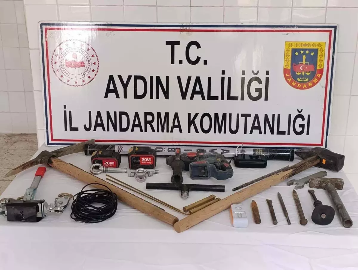 Çine'de Jandarma Operasyonu: Kaçak Kazı Şüphelileri Yakalandı