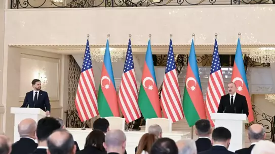 İmza töreninde JD Vance ve İlham Aliyev