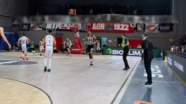 Yunanistan’da Beşiktaş ve Türk Polisi Hedefinde Tartışmalı Pankart Görüntüsü