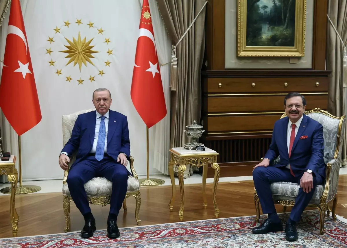Erdoğan, TOBB Başkanı Rifat Hisarcıklıoğlu'nu Cumhurbaşkanlığı Külliyesi'nde Karşıladı