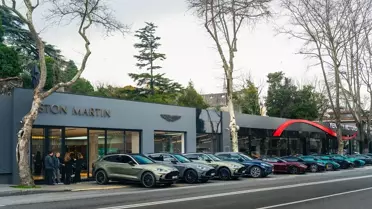 Aston Martin DBX sürüş anı