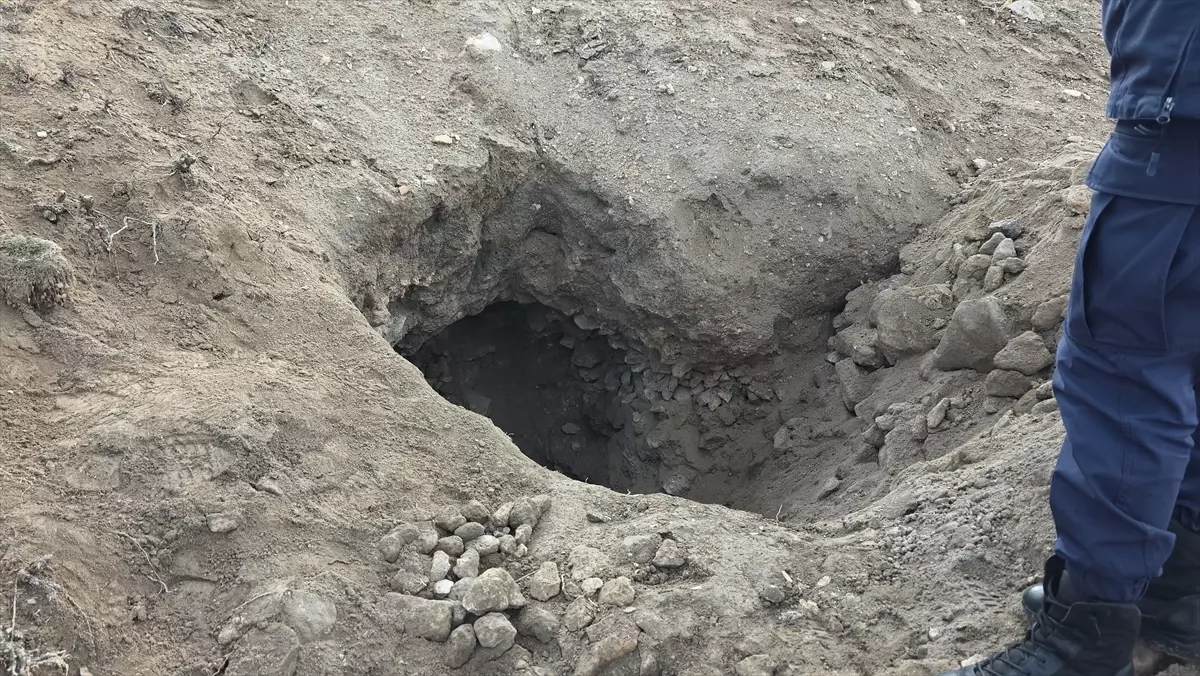 Aksaray’da Tarihi Höyükte Kaçak Kazı: Köylüler Sert Tepki Gösterdi