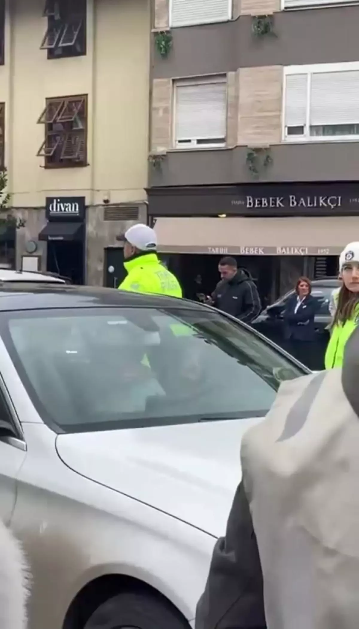 Bebek'te Trafikte Dans Şoku: Kadın Gözaltına Alındı