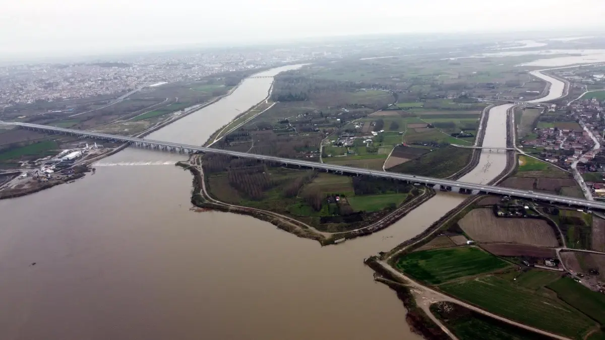 Kanal Edirne'den Meriç Nehri Taşkınına Karşı Kritik Müdahale