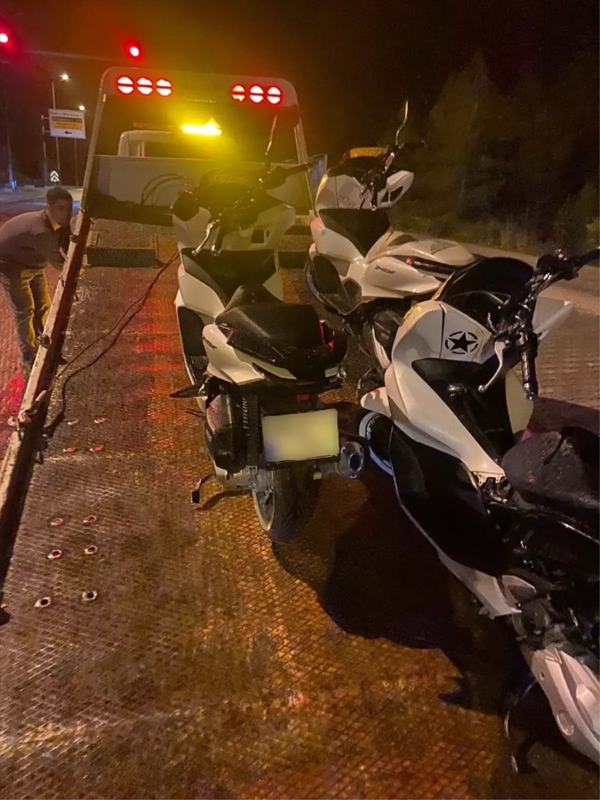 Fethiye'de Abartı Egzozlu Motosiklet Yarışı: 3 Sürücünün Ehliyeti Askıya Alındı