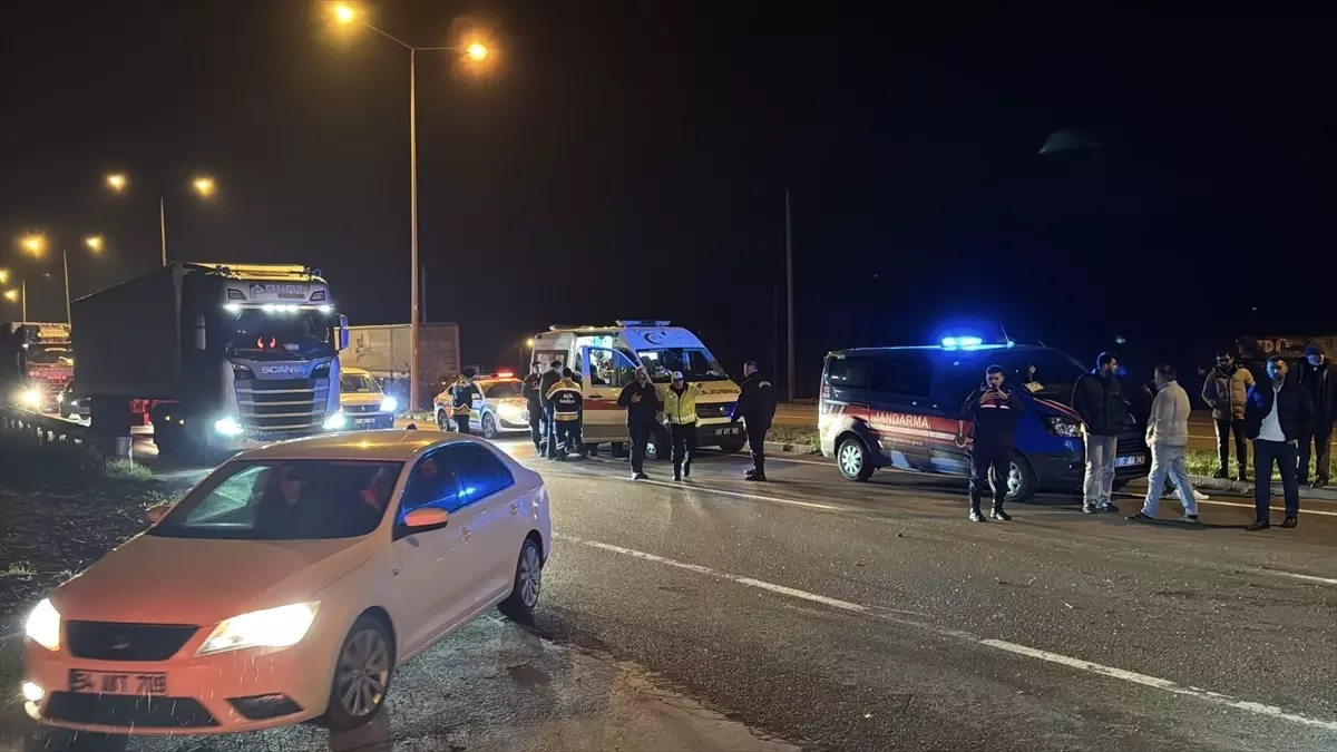 Samsun Terme'de Tır Çarpması: 2 Yaralı ve Trafik Yeniden Açıldı