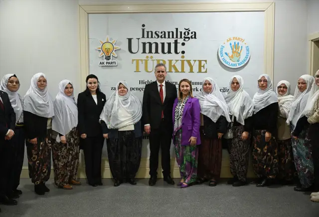 Belediye Başkanı Güneş konuşma yapıyor