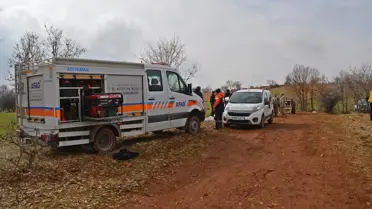 Arama köpekleriyle birlikte jandarma ekibi