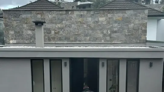 Yangın söndürülmüş müstakil ev