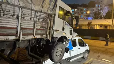 Kaza sonrası kamyonun fotoğrafı