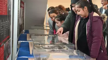 Kadirli'de Gezici Çanakkale Müzesi Açıldı: Tarih Öğrencilerin Kapısına Geliyor