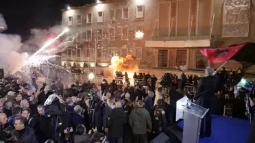 Tiran’da Binlerce Vatandaş Başbakan Edi Rama’yı Görevden Çıkarma Talebiyle Sokakları Doldurdu