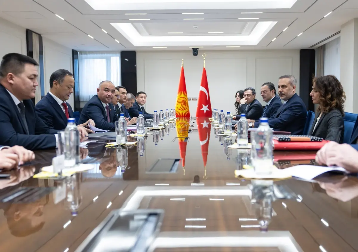 Hakan Fidan, Kırgızistan Parlamento Başkanı ile Ankara'da Görüştü