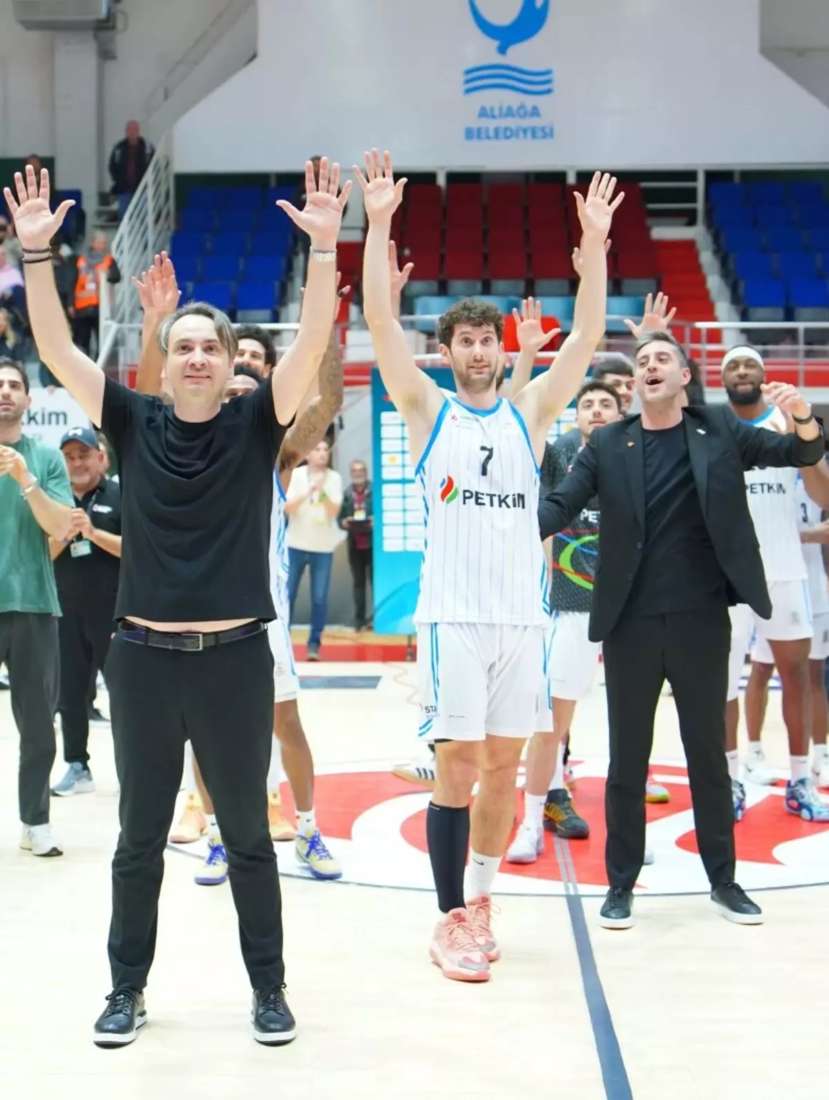 Aliağa Petkimspor, Peristeri'yi Yenerek Çeyrek Finale Liderlik Yolunda