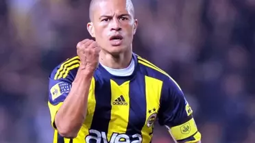 Alex de Souza, Fenerbahçe Paylaşımına Nostaljik Yorum Yaptı: “Bak Kardeşim… Ne Günlerdi”