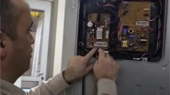 Tamir edilen buzdolabının fotoğrafı