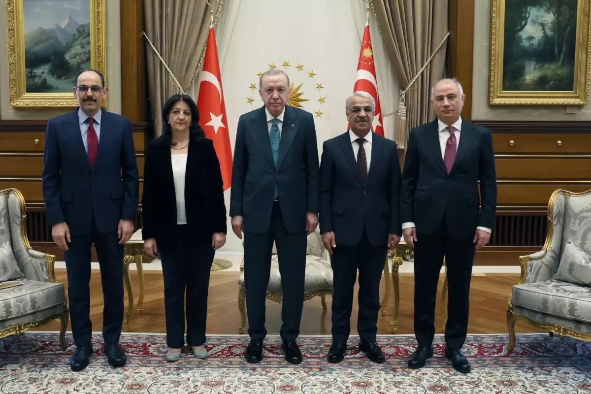 Erdoğan, DEM Heyetiyle 'Terörsüz Türkiye' Çerçevesinde Görüşme Gerçekleştirdi