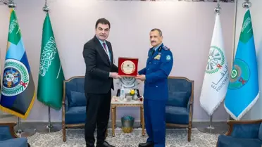 Savunma fuarında Türk delegasyonu