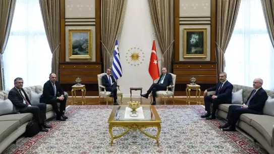 Erdoğan ve Miçotakis'in resmi fotoğrafı