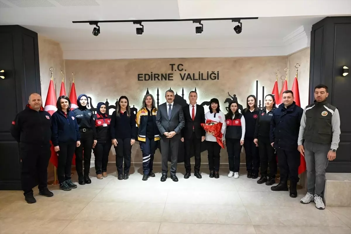 112 Acil Çağrı Merkezi Müdürü Öztuna, Vali Sezer ile Hizmet Kalitesini Gözden Geçirdi