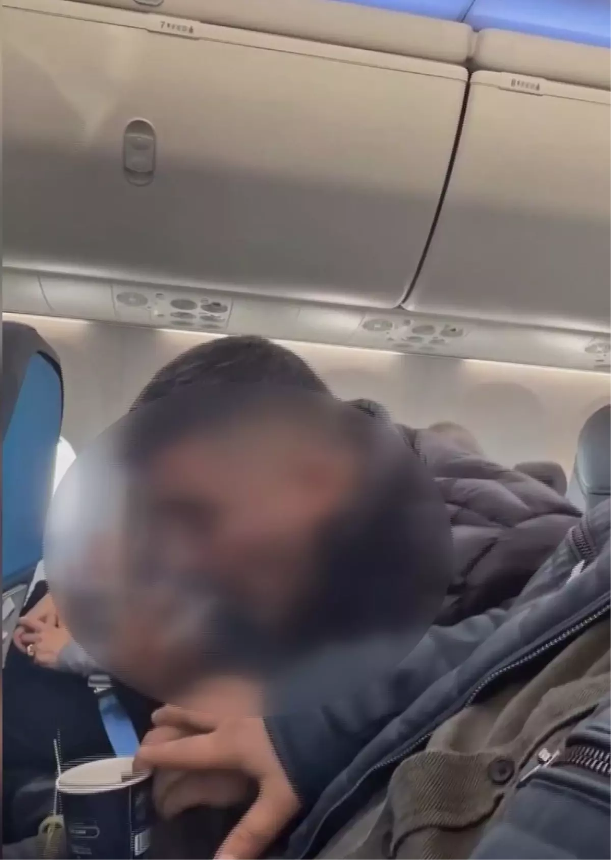 AJet Uçuşunda Sigara İçen Yolcunun Kara Liste Kararı