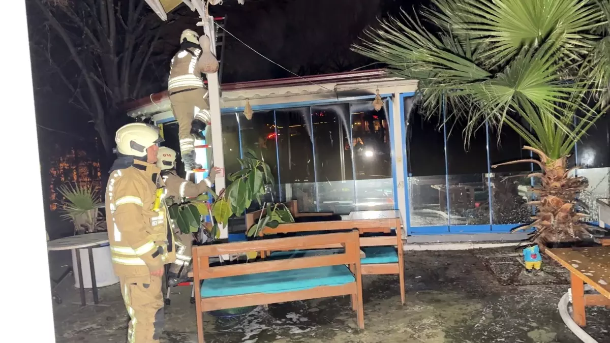 Avcılar’da Kızartma Kazası: Kafede Çıkan Alevler Hızla Söndürüldü