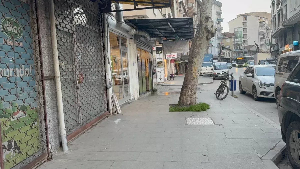 İzmit'te Maskeli Saldırganlar Çay Ocağını Pompalı Tüfekle Vurdu, 2 Yaralı