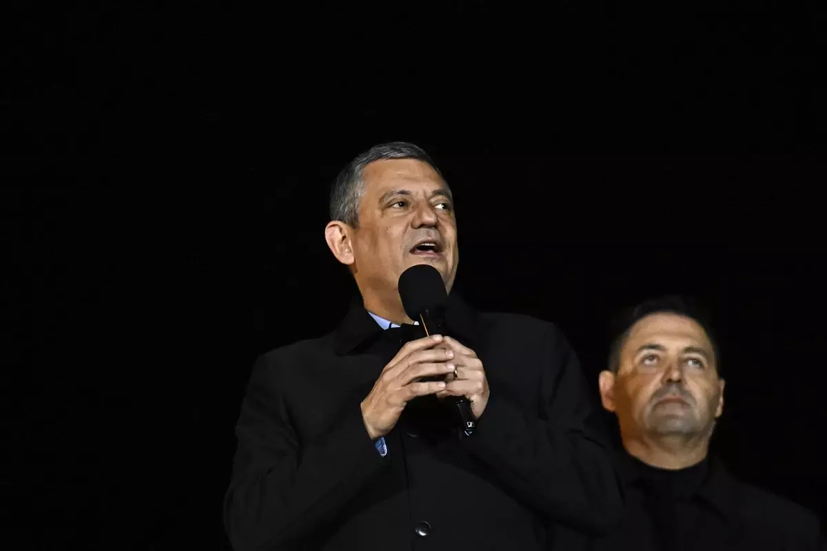 Özgür Özel, Büyükada’da ‘Millet İradesine Sahip Çıkıyor’ Mitinginde Çarpıcı Açıklamalarda Bulundu