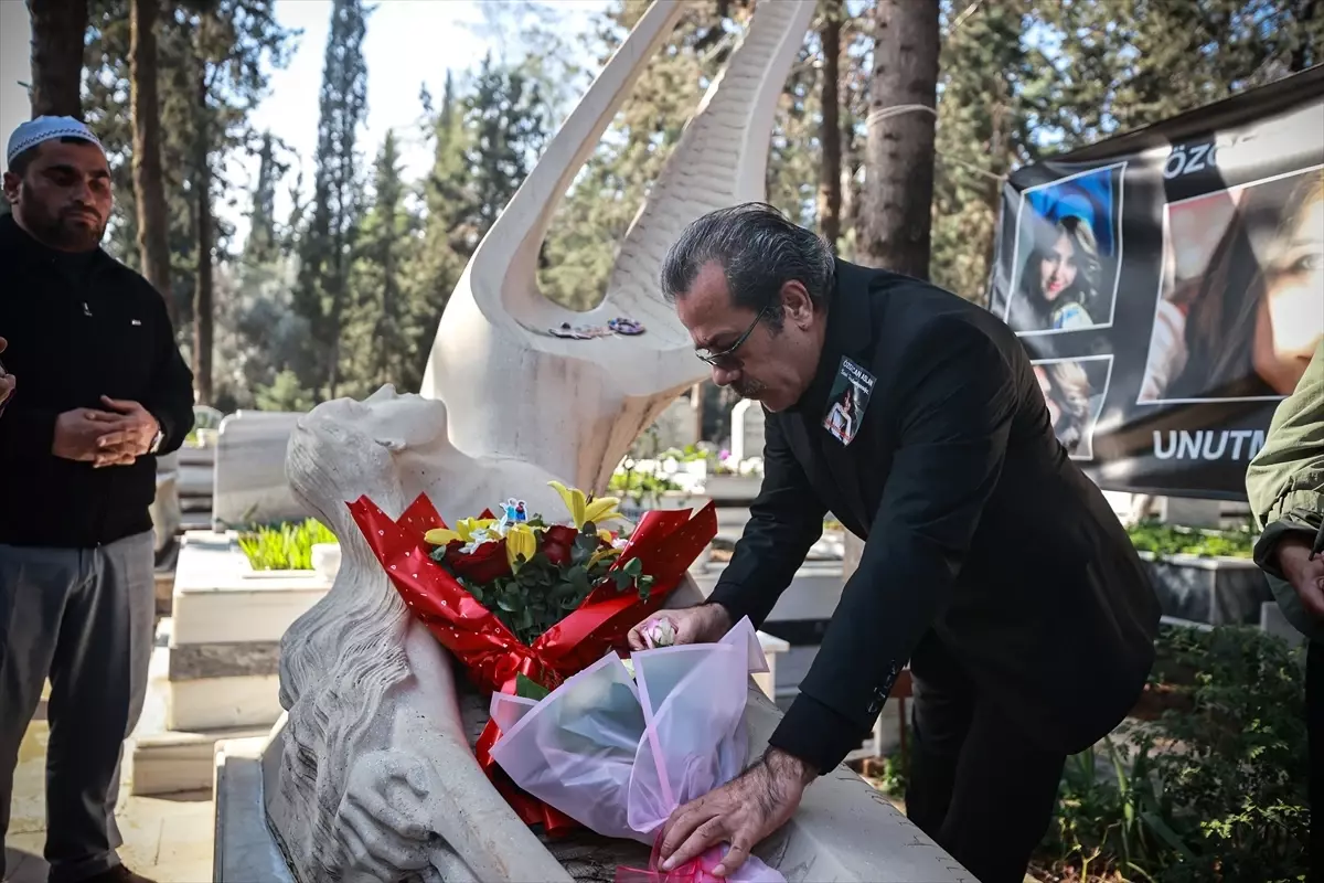 Mersin'de Özgecan Aslan’ın 11. Yıl Anması: Aile ve Yakınları Çiçek Bıraktı