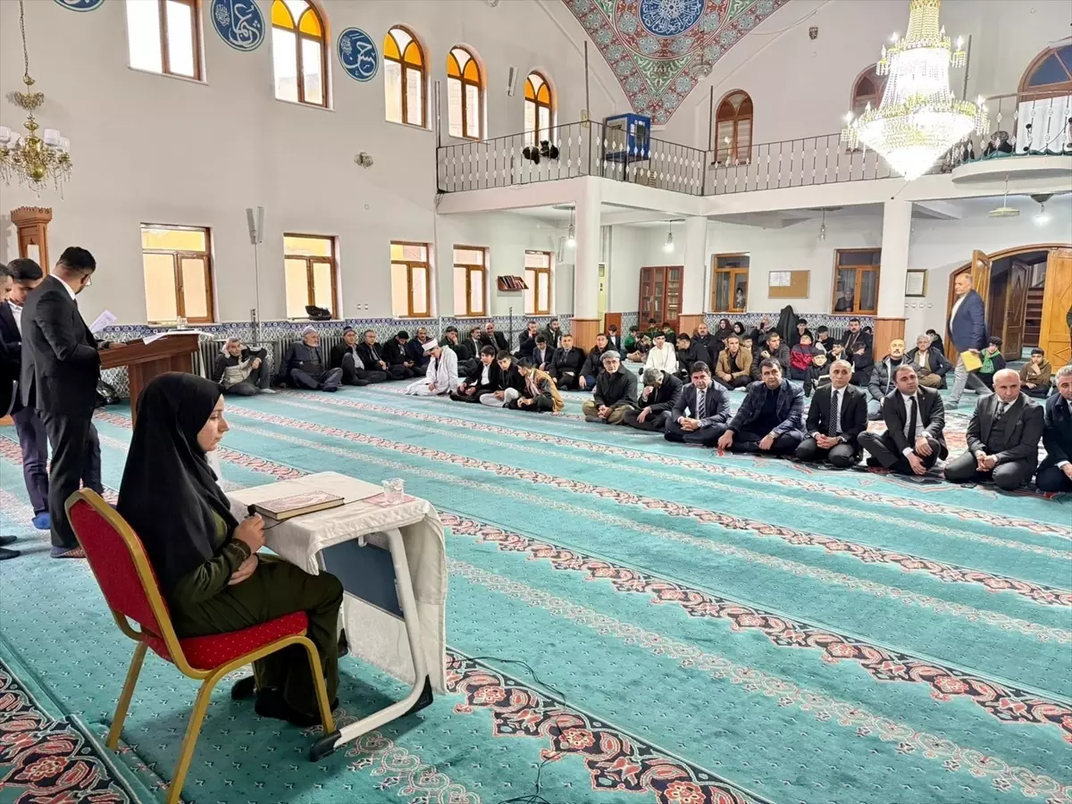 Şemdinli'de Kur'an ve Ezan Okuma Yarışması Finali Coşku Yarattı