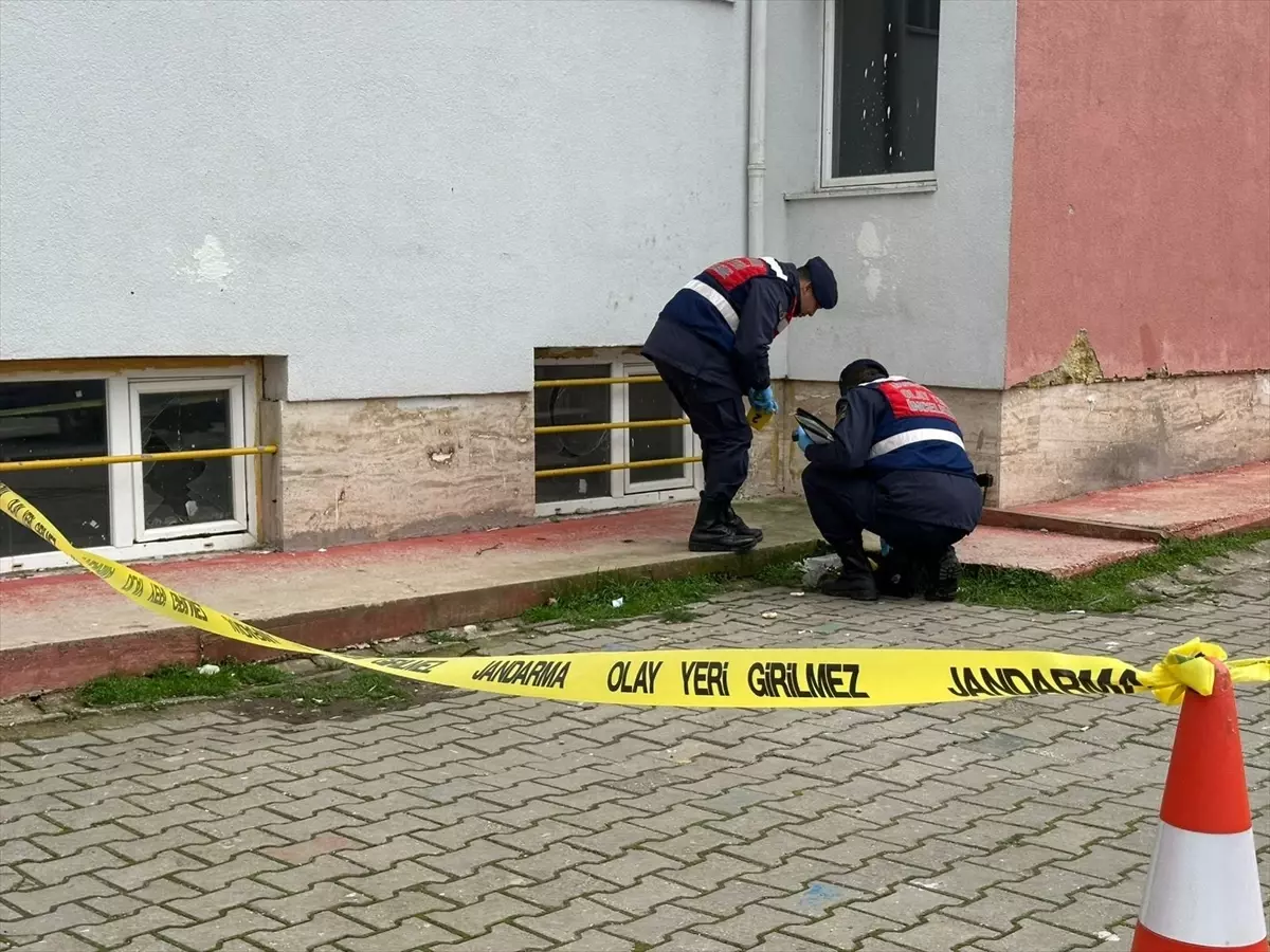 Çerkezköy'de 8. Sınıf Öğrencisi 4. Kattan Düşerek Ağır Yaralandı