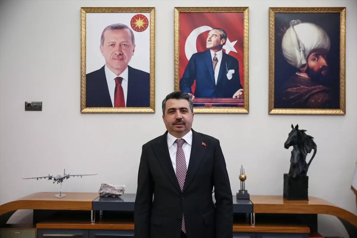 Başkan Yılmaz, Yılın Kareleri Oylamasında Seçtiği Fotoğrafları Açıklıyor