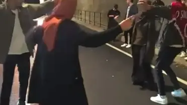 Asker konvoyunu engellemeye çalışan sürücüler