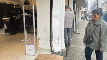 Kazada çarpışan minibüsler