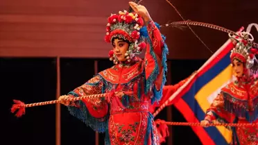 Etkinlikte Çin halk müziği performansı