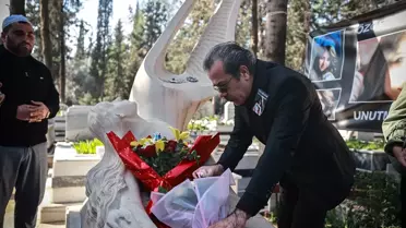 Özgecan Aslan anma çiçekleri