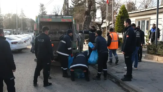 Denetim sırasında toplu gıda imhası