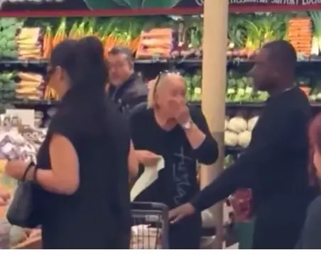 Rihanna markette başka bir kare