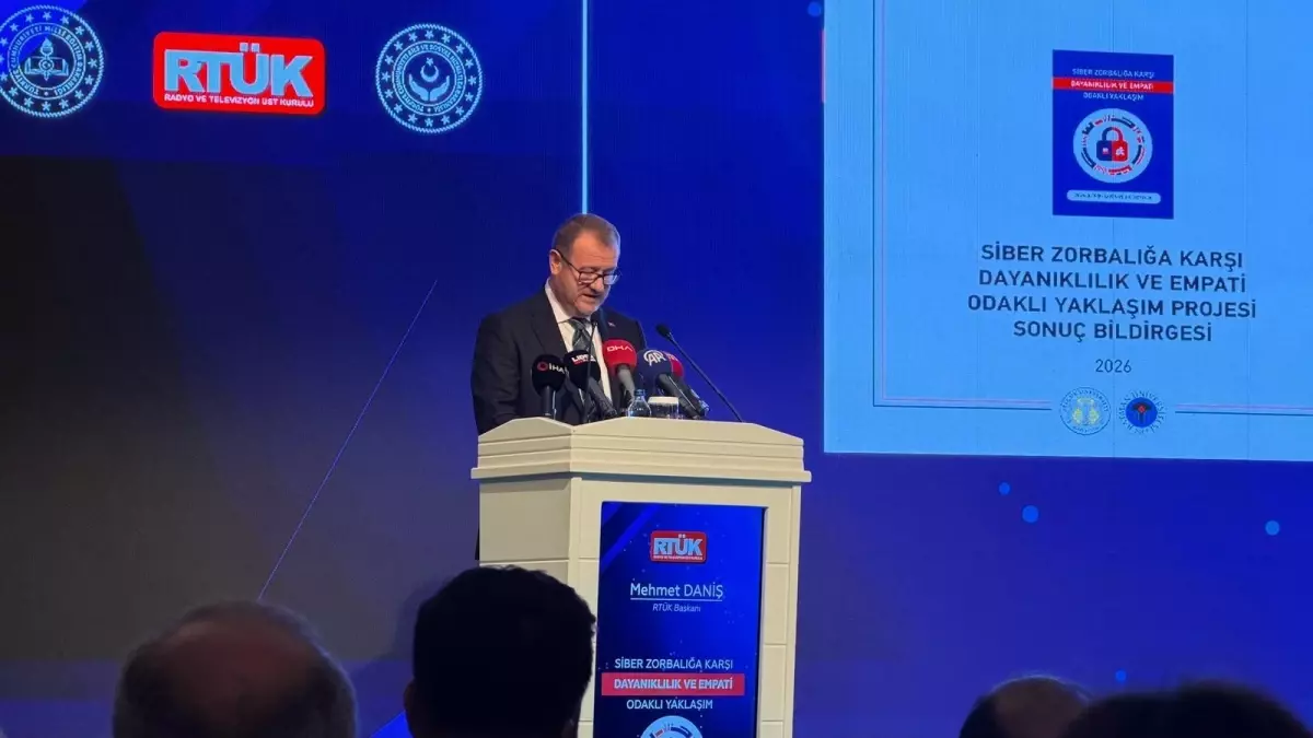 Siber Zorbalıkla Mücadelede Eğitim ve Toplum Modeli Öne Çıktı