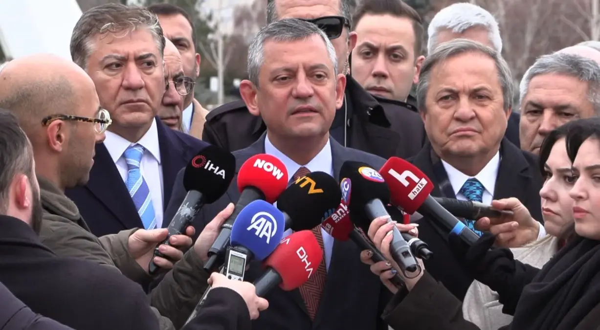 Özgür Özel'den Bakanlık Eleştirisi: Yargılanmama Hakkı Tartışılıyor