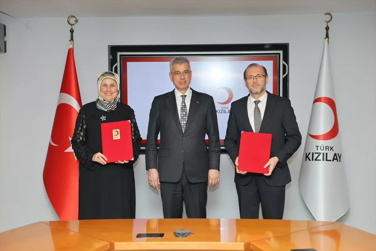 Bakan Memişoğlu, Türk Kızılayı ile Sağlık İşbirliği Protokolünü İmzaladı