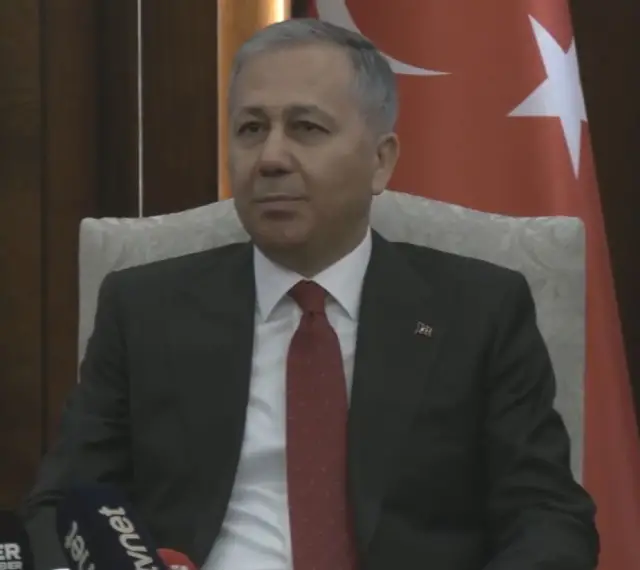 Törende kamera karşısında Ali Yerlikaya