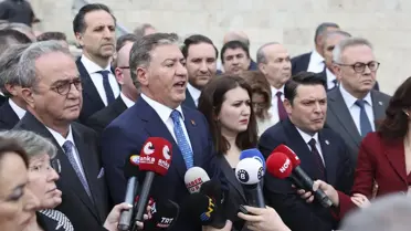 Yeni bakanların TBMM'de yemin ettiği an