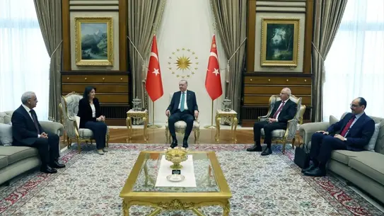 Toplantı sırasında fotoğraf